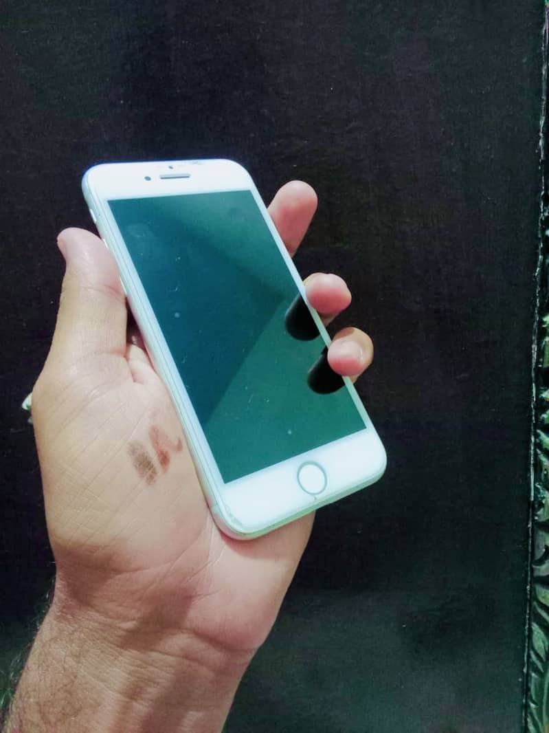 Apple iPhone 8 4