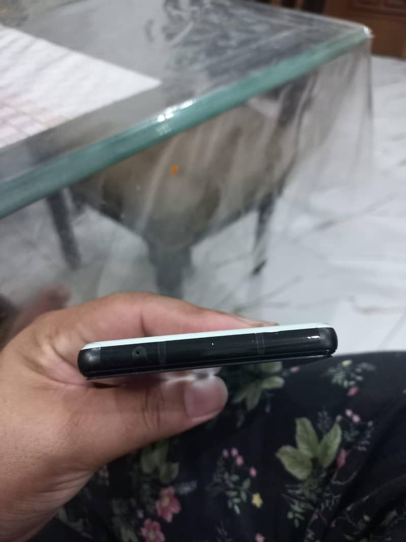 Google Pixel 6a 5