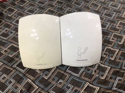 Hand dryer