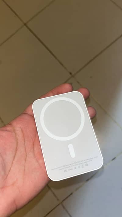 Wireless powerbank
