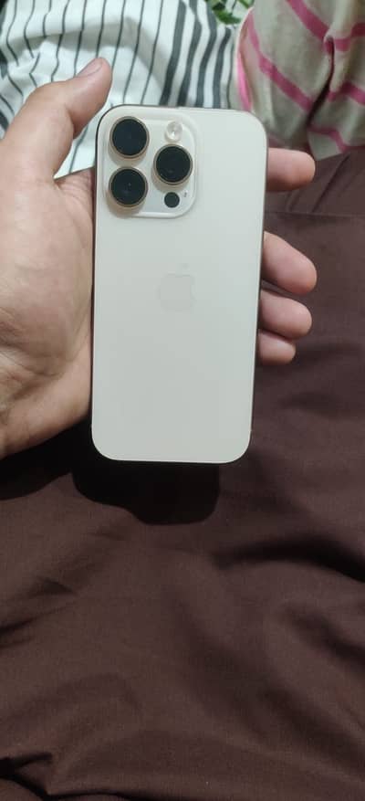Apple iPhone 16 Pro jv