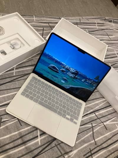 MacBook Air 13 Inch M4 Chip - 100% Battery Health