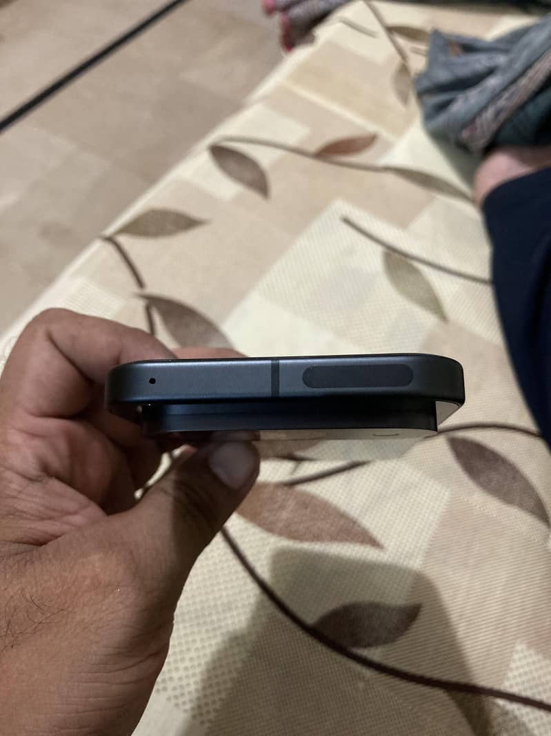 Google Pixel 9 5