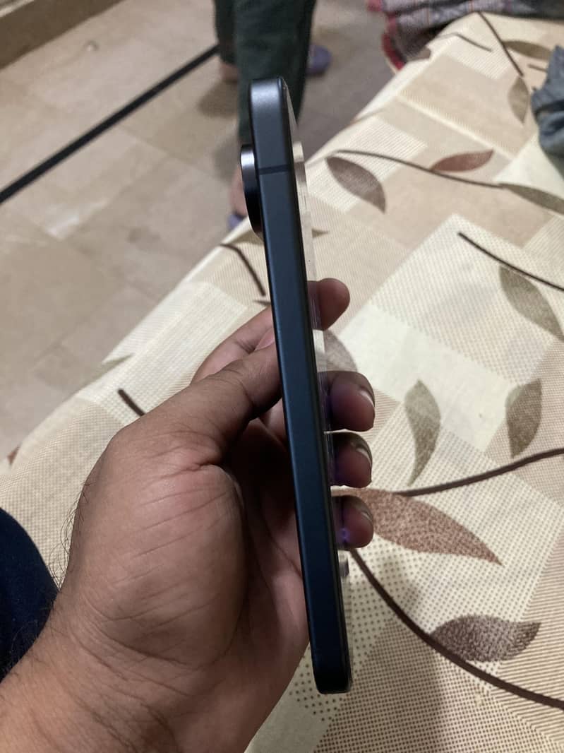Google Pixel 9 6