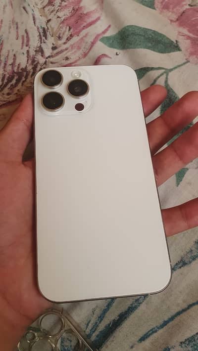 Apple iPhone 16 Pro Max