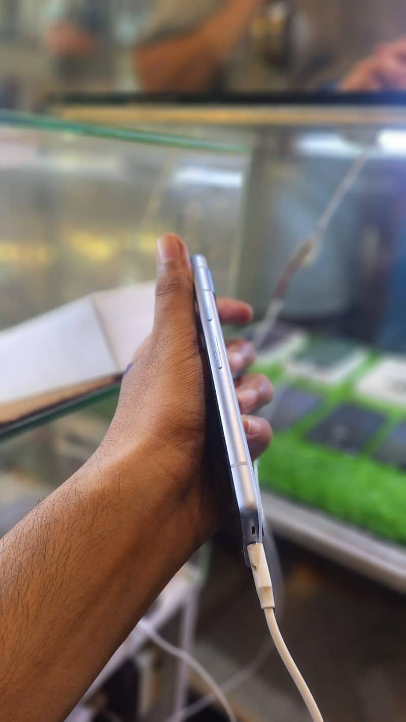 Google Pixel 7a 3