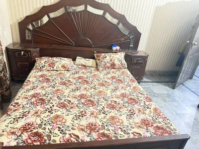 King size Bed / Double bed/ Wooden bed