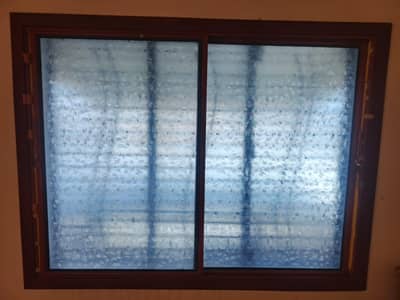 blue window along with stainless steel grill. Size 6/4.5