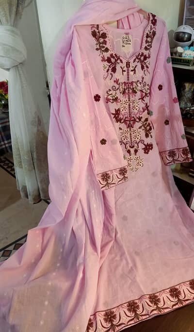 bareeze stirched shirt and dupatta