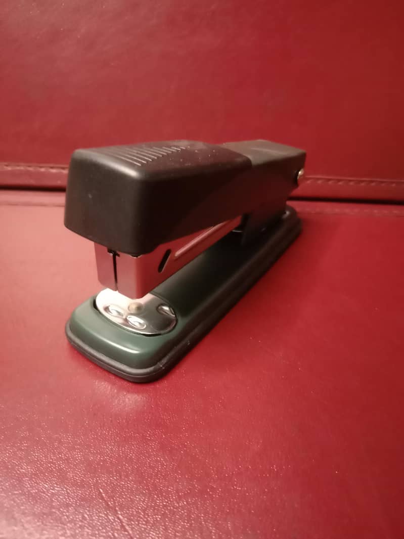 Stapler 1