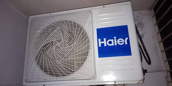 Haier invertor split AC 1 Ton