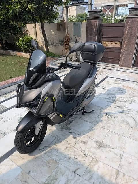 Revoo E52 1