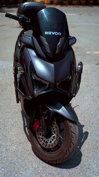 Revoo E52 2
