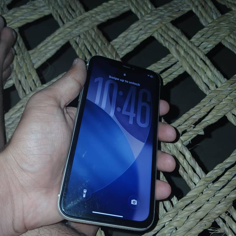 Apple iPhone 11 3