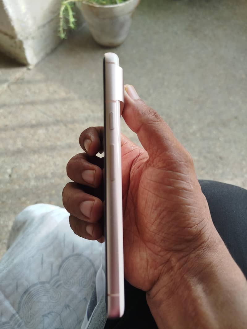 Google Pixel 8 3
