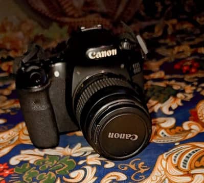 all working me hai camera 60 d 2 battery 2 lens 64 gb ka memory card 1
