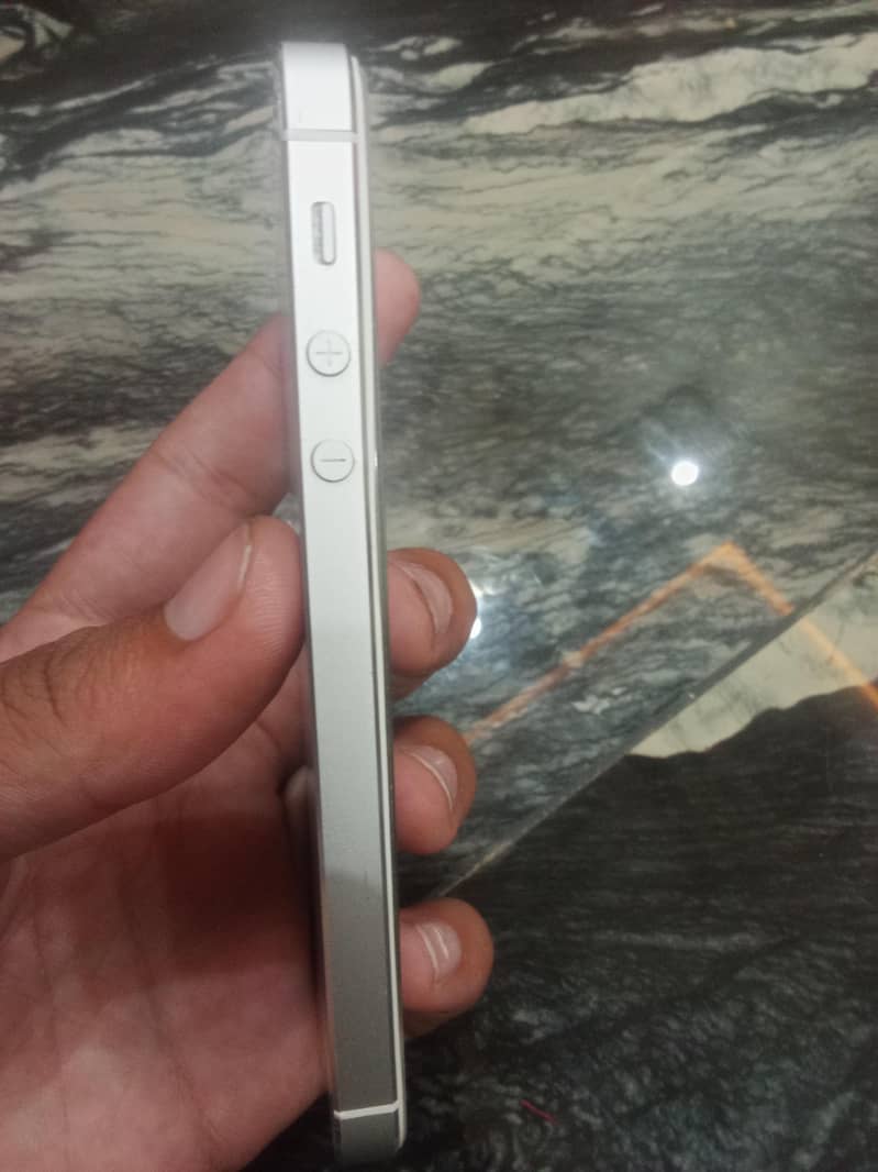 Apple iPhone 5 1