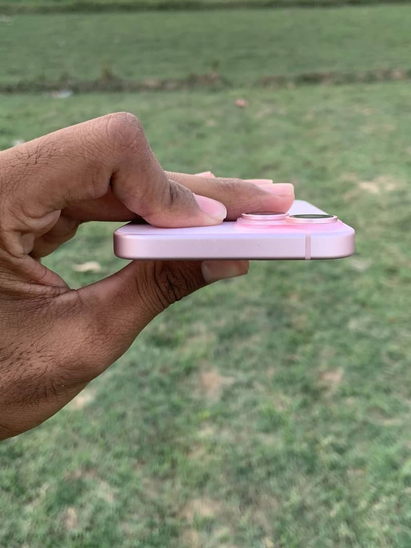 Apple iPhone 15 3