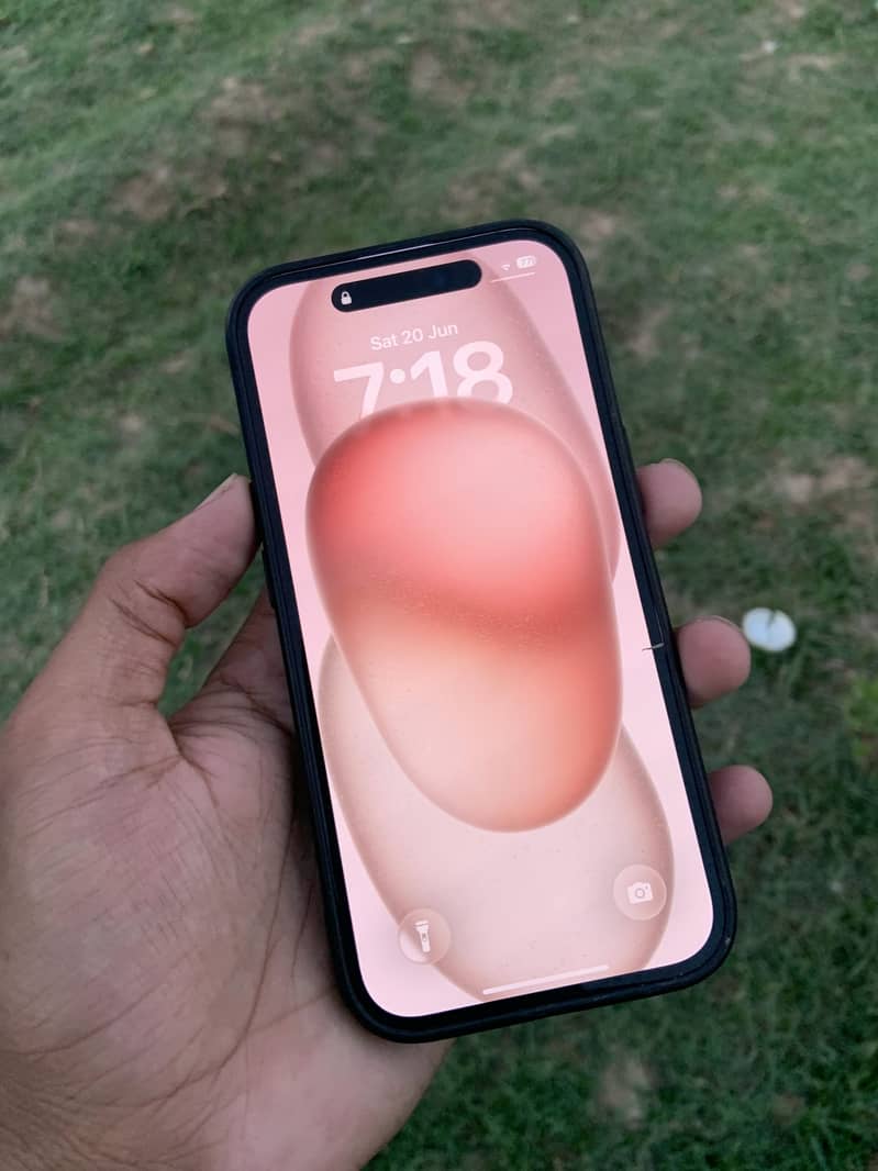 Apple iPhone 15 4