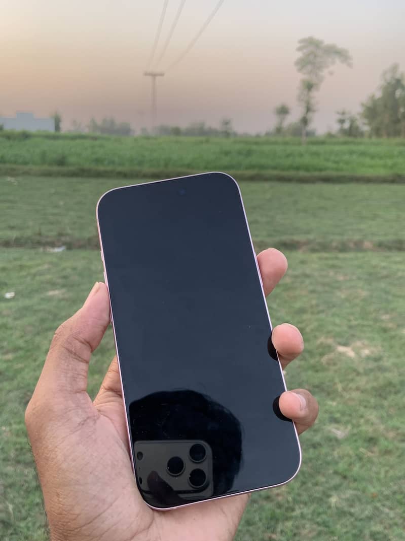 Apple iPhone 15 9