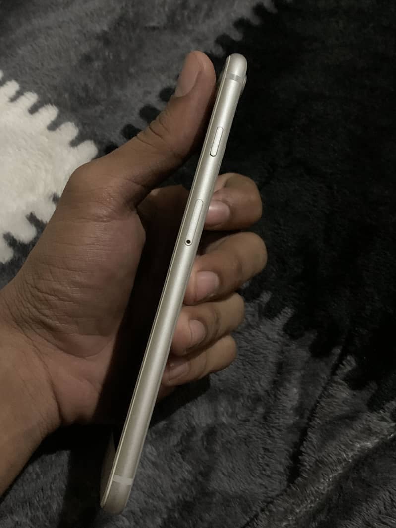 Apple iPhone 8 Plus 0