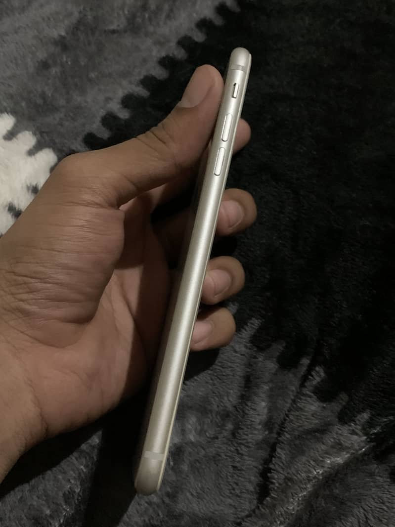 Apple iPhone 8 Plus 1