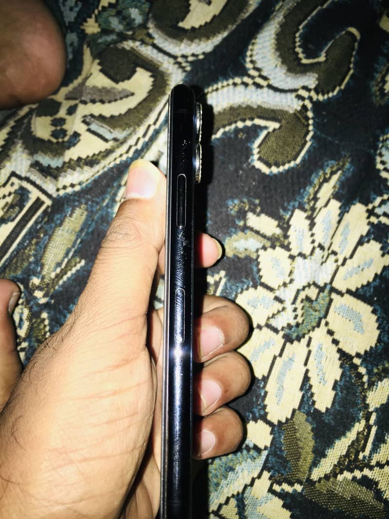 Apple iPhone 11 Pro 3