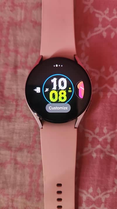 Samsung Watch 5 40mm Pink Gold, and extra strap