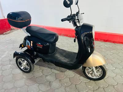 evee nisa 3 wheel 1200 watt. . used 130 km call 03166900271