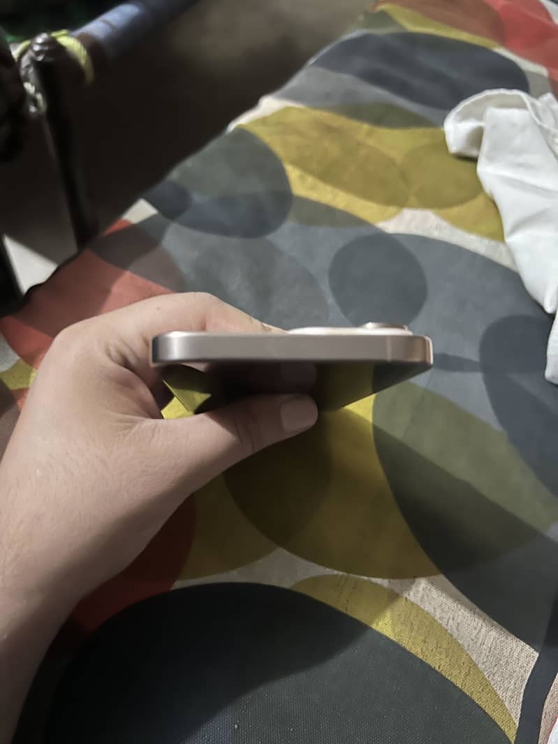 Apple iPhone 16 Pro Max 5