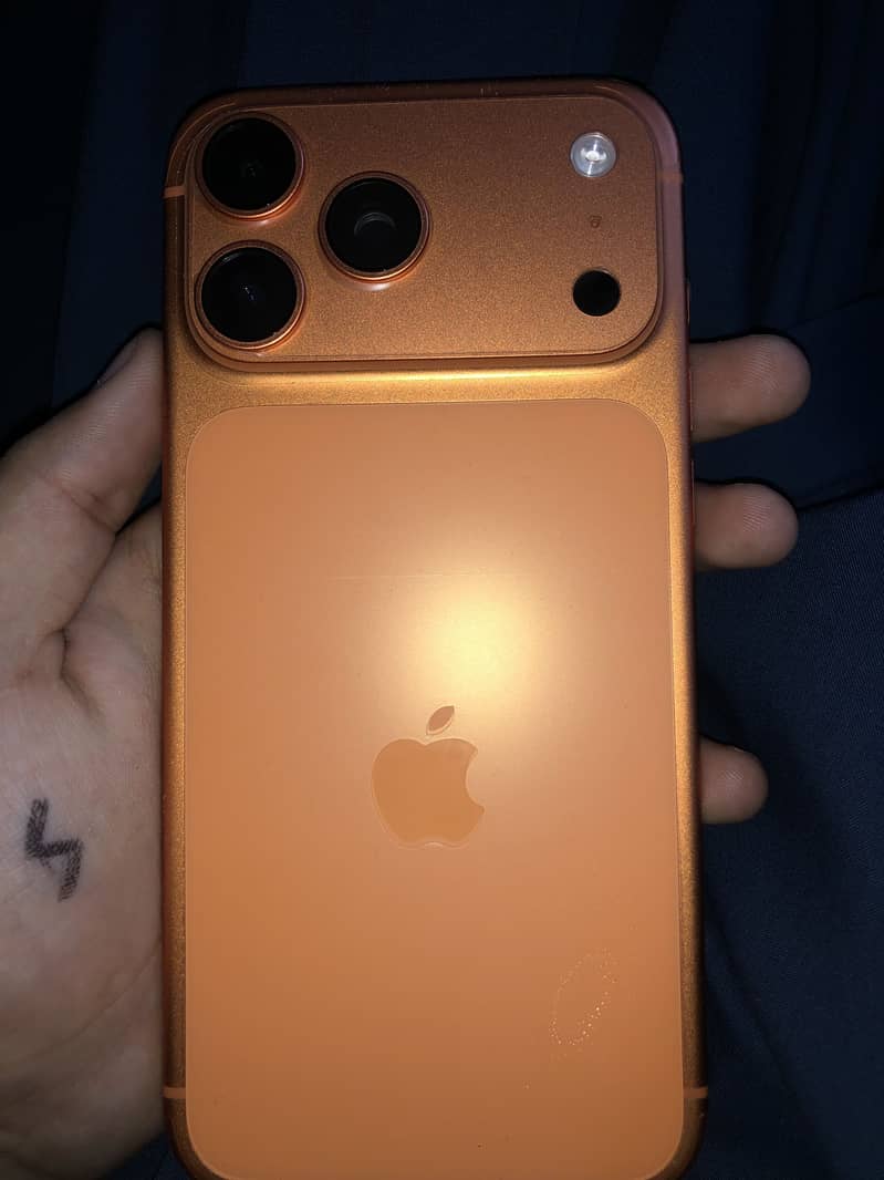 Apple iPhone 17 Pro Max 3
