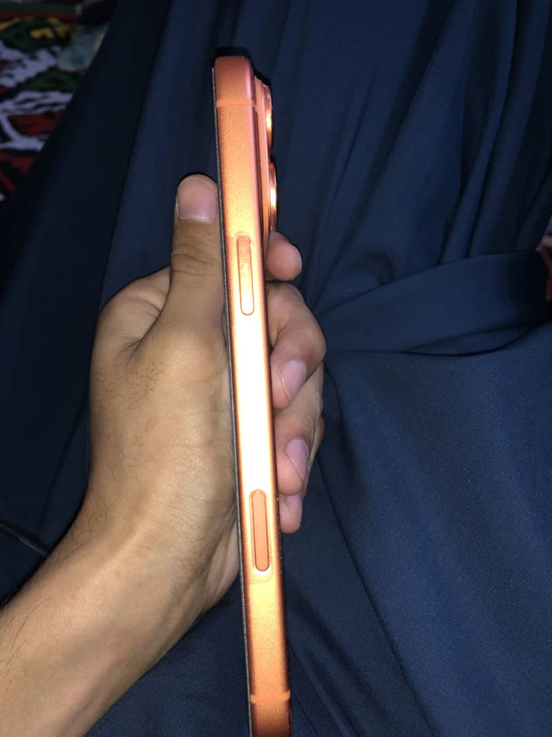 Apple iPhone 17 Pro Max 5