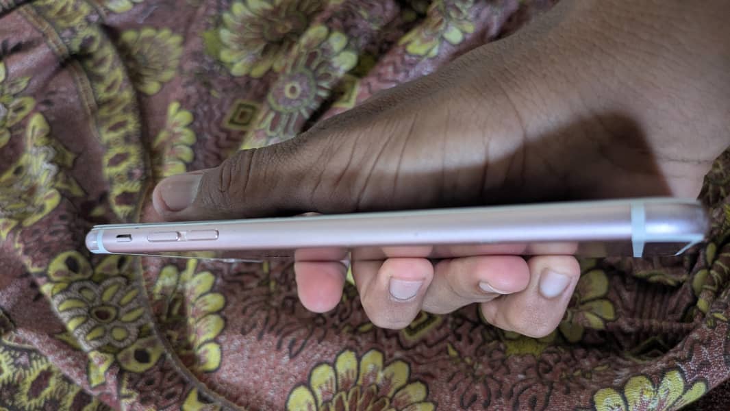 Apple iPhone 6 Plus 4