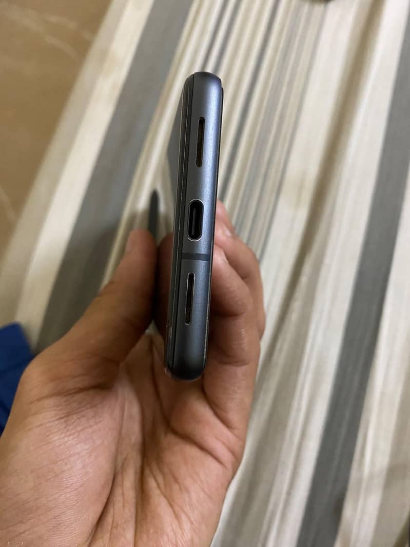 Google Pixel 7 4