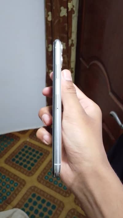 iphone 11 pro max factory unlock with box