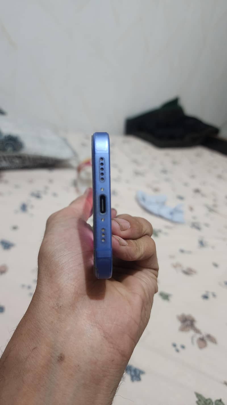 Apple iPhone 16 1