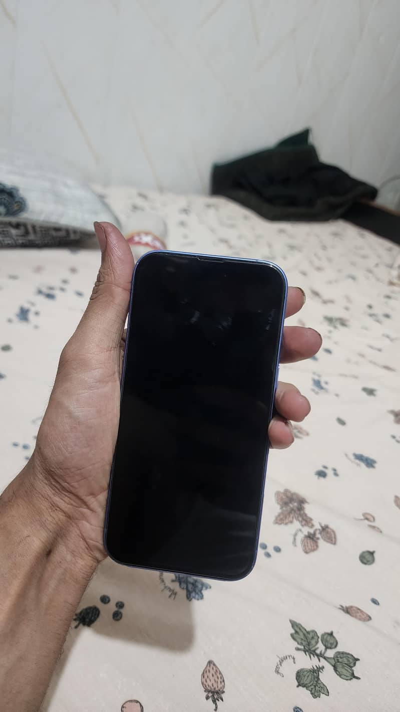 Apple iPhone 16 4