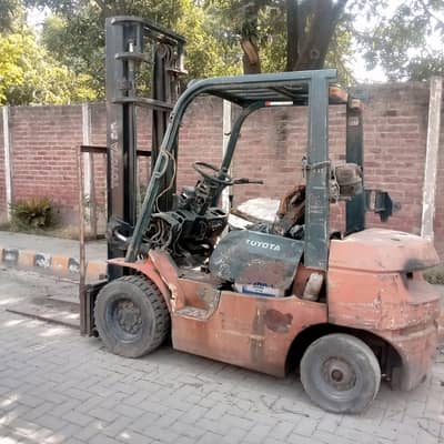 Toyota 2.0 Ton forklifter