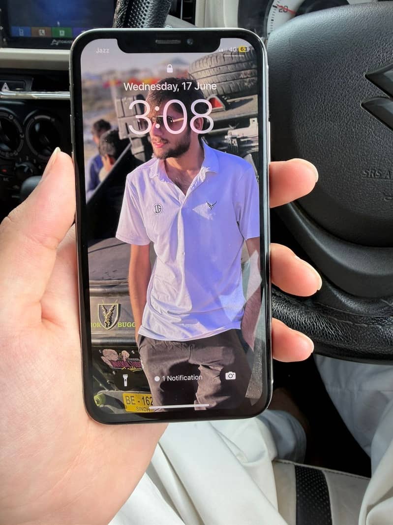 Apple iPhone X 4