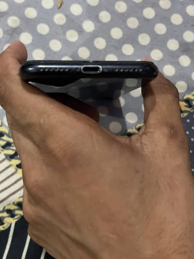 Apple iPhone SE