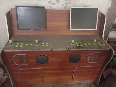 2 video's games bilkul new condition me hai sath me coins or Saman bh