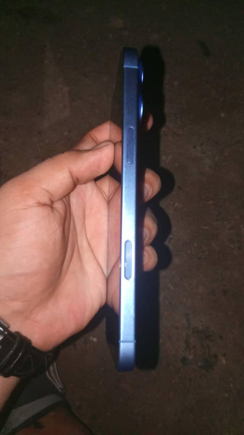Apple iPhone 16 Plus 2