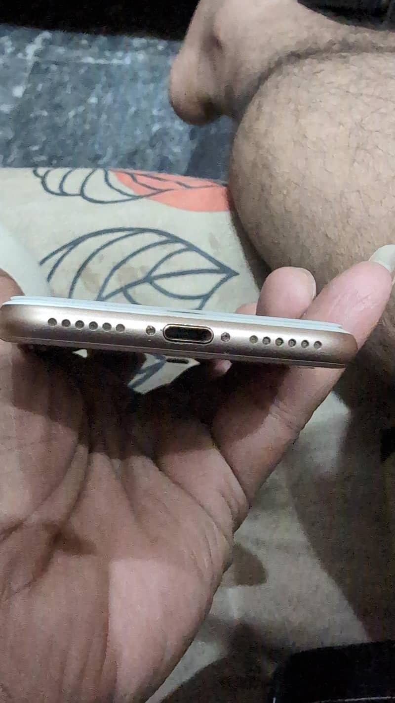 Apple iPhone 8 5