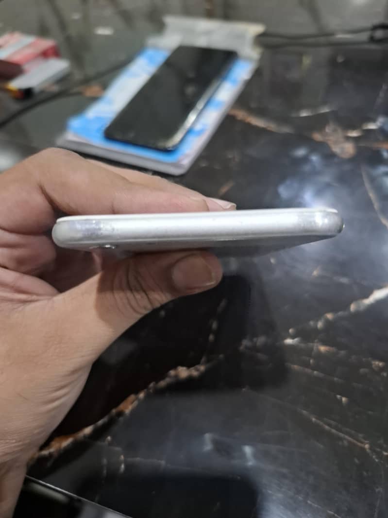 Apple iPhone 7 Plus 4