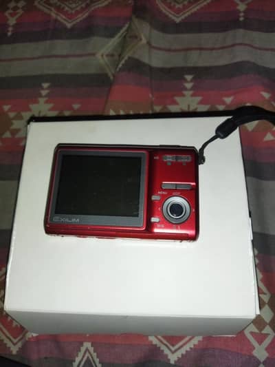 Casio ex. z60red 6.0mp. For urgent sale
