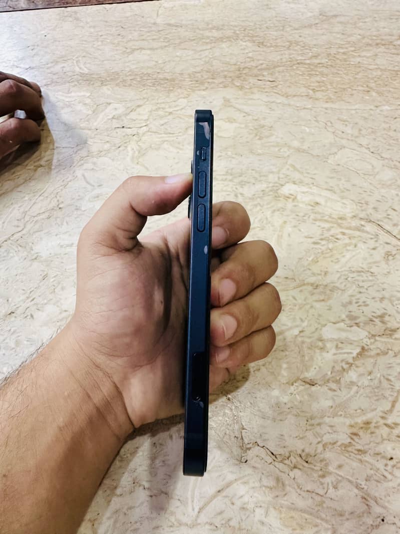 Apple iPhone 12 0
