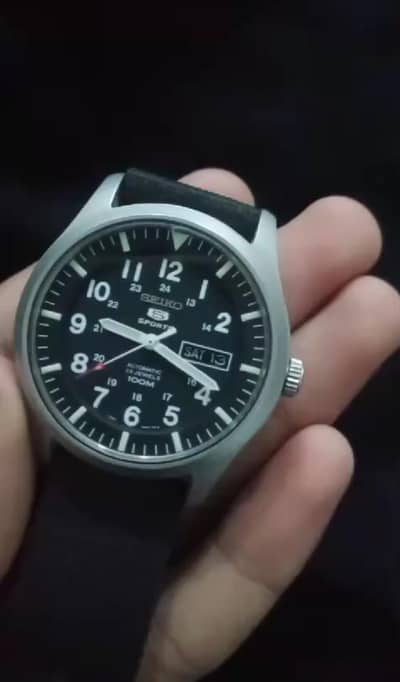 Seiko sports watch for sale,not opened or repaired.