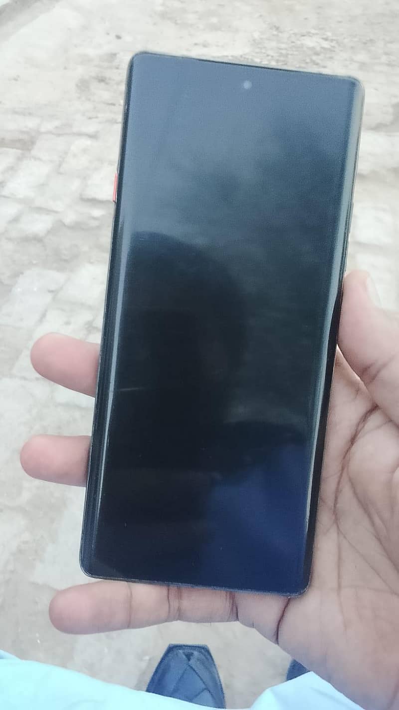 Tecno CAMON 40 Pro 1