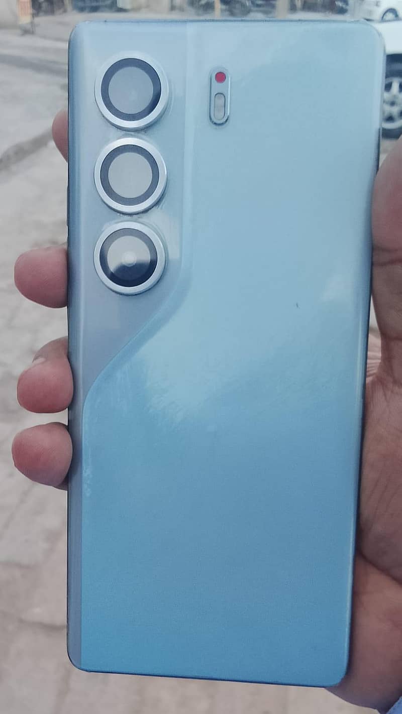 Tecno CAMON 40 Pro 7