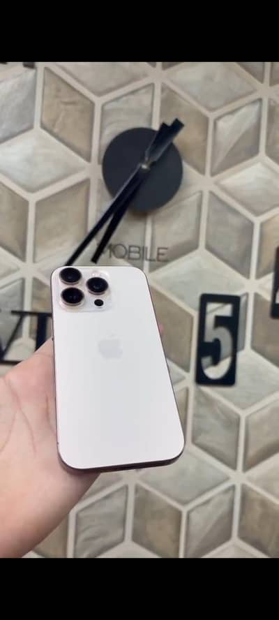 Apple iPhone 16 Pro